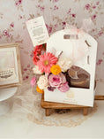 Load image into Gallery viewer, Flower Cake Box 🌸 | Cake + Fresh Floral Arrangement
