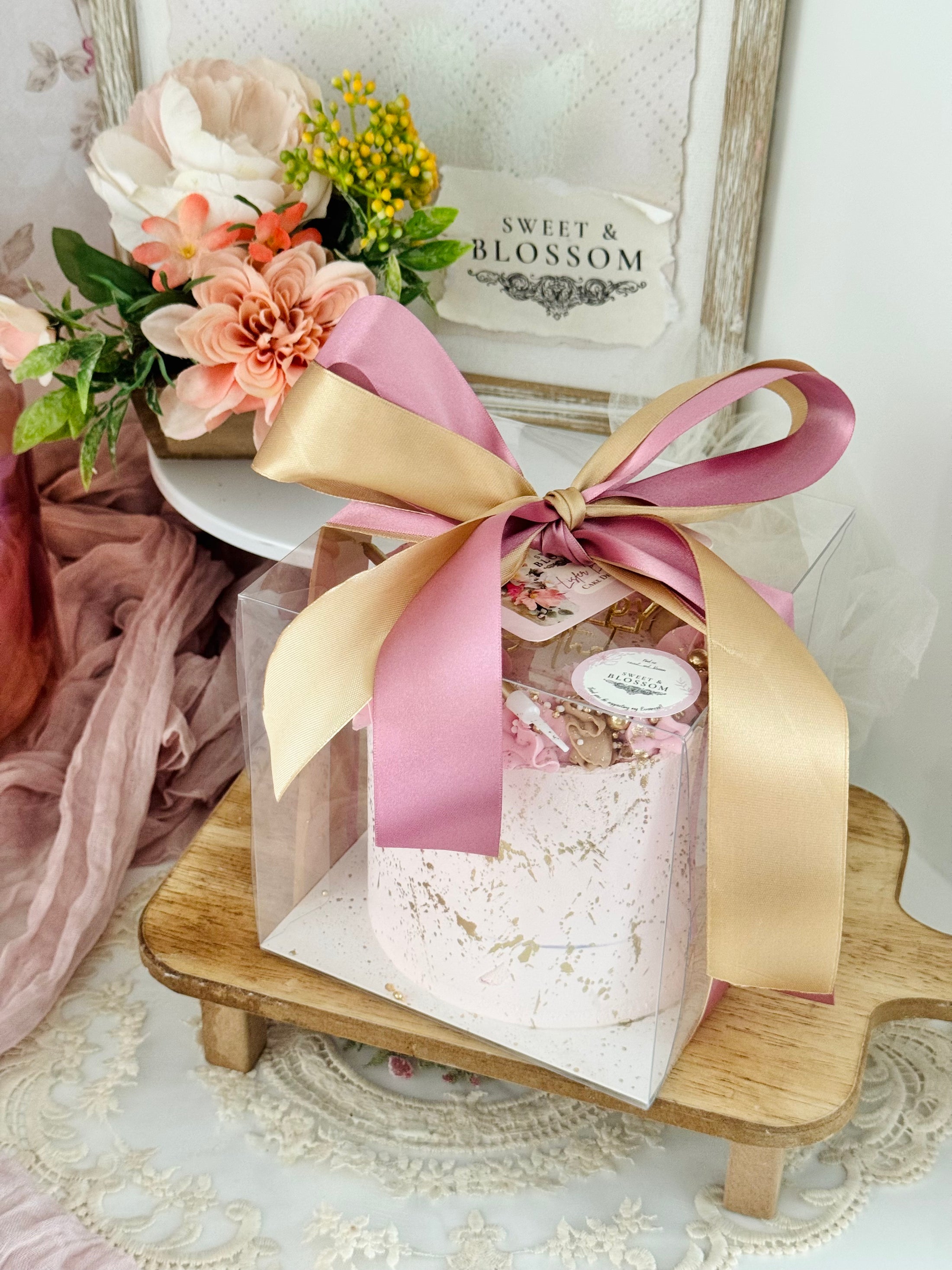 Bloom & Cake Gift Box 🌸 | Cake + Fresh Floral Arrangement